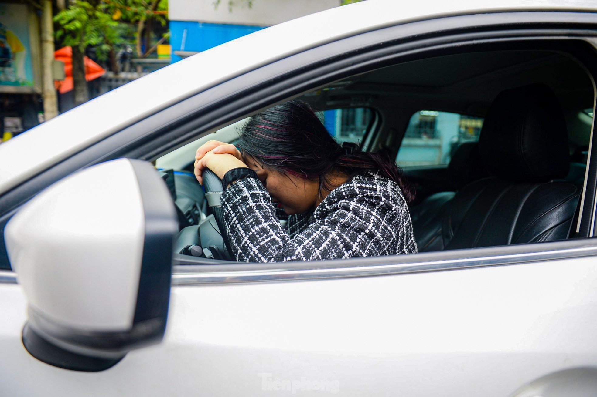 Khổ như đi đăng kiểm: Bà bầu mệt mỏi xếp hàng 5 ngày chưa tới lượt-7