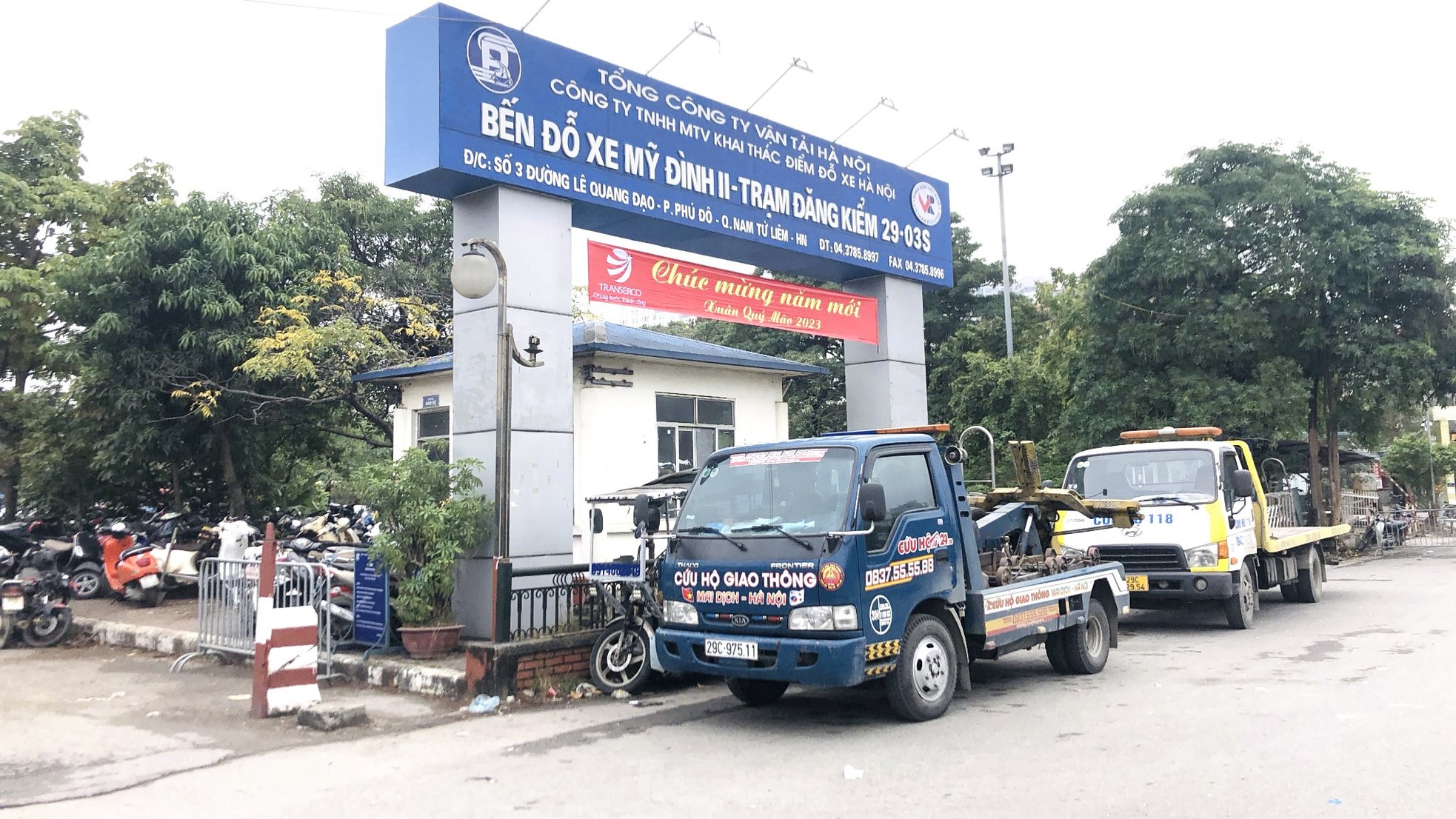 Khổ như đi đăng kiểm: Bà bầu mệt mỏi xếp hàng 5 ngày chưa tới lượt-12