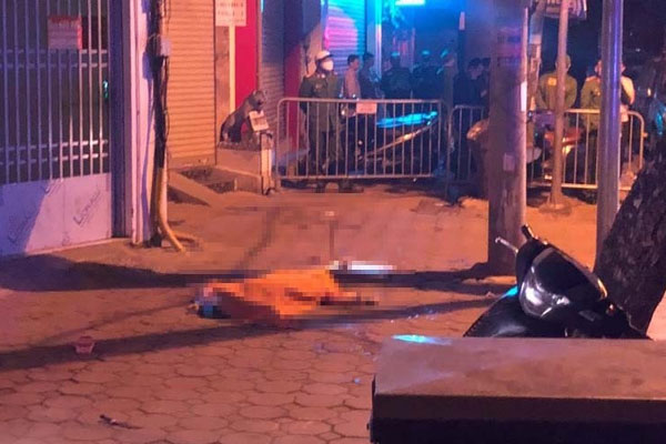 Nhân chứng kể lại vụ cô gái bị đâm tử vong trên vỉa hè trong đêm ở Hà Nội-3