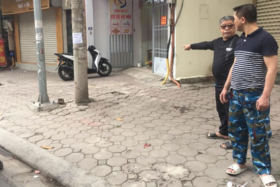Nhân chứng kể lại vụ cô gái bị đâm tử vong trên vỉa hè trong đêm ở Hà Nội