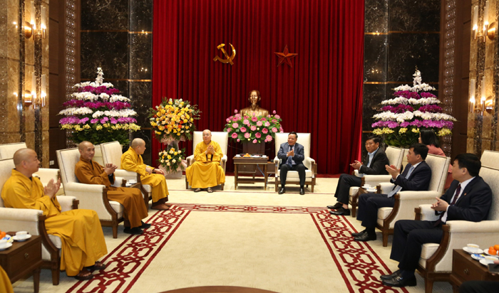 Phó Bí thư Thành ủy Nguyễn Văn Phong tiếp Đoàn đại biểu Trung ương Giáo hội Phật giáo Việt Nam-2