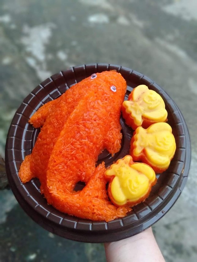 Cá chép ăn được hút khách dịp Tết ông Công ông Táo-1