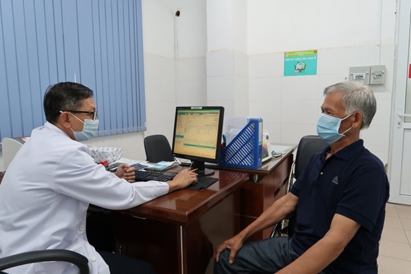 Phát hiện mắc ung thư thận sau 2 năm đau hông và tiểu ra máu-2