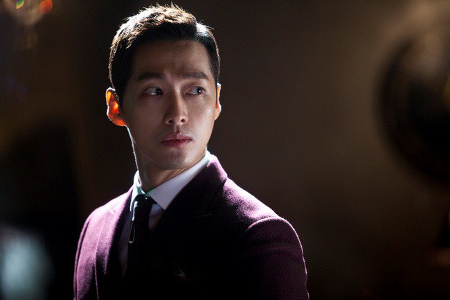 Đi công tác về gặp vợ cũ đến thăm mẹ tôi ốm, lén nghe một câu của cô ấy mà tôi nghẹn lòng-2