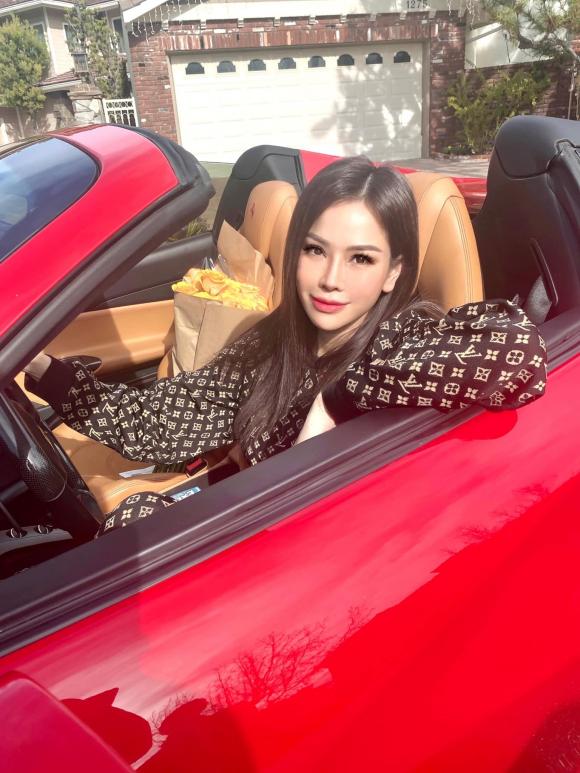 Con dâu tỷ phú Hoàng Kiều mừng sinh nhật, phía sau là siêu xe, dinh thự gây choáng-1