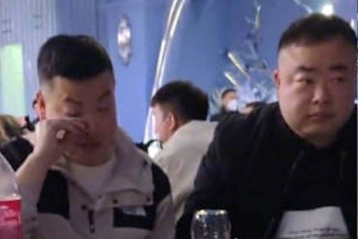 Cô dâu Trung Quốc gây tranh cãi khi mời 5 người yêu cũ đến đám cưới-2