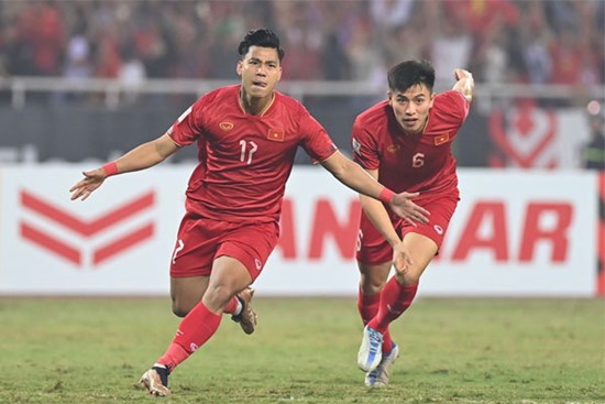 Tuyển Việt Nam hòa Thái Lan 2-2 ở chung kết lượt đi AFF Cup