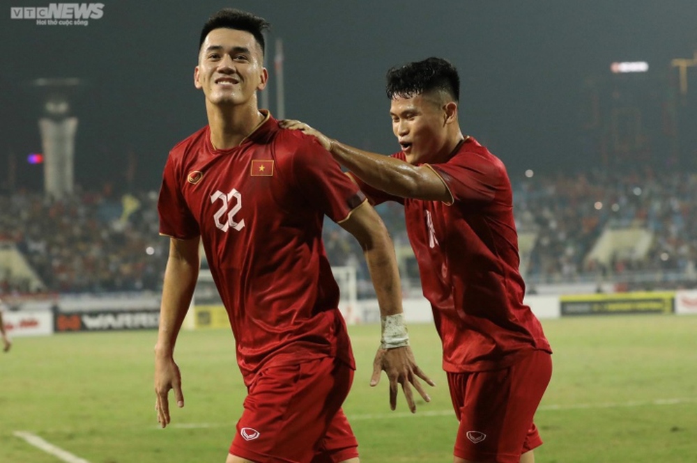 Văn Thanh lập siêu phẩm, tuyển Việt Nam hòa kịch tính Thái Lan-2