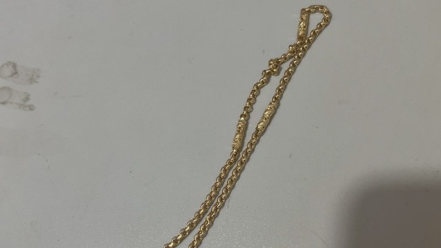 Bắt giữ 2 đối tượng giả danh công an để cướp tài sản-3