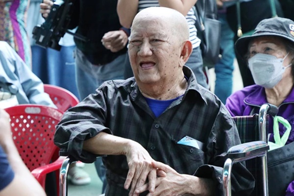 Cuộc sống hiện tại của nghệ sĩ Mạc Can sau nhiều năm ở ẩn chữa bệnh-2