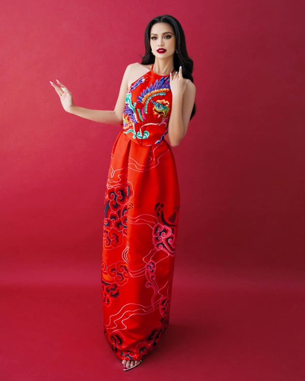 Hoa hậu Ngọc Châu yêu kiều với sắc đỏ trước thềm chung kết Hoa hậu Hoàn vũ 2022-1