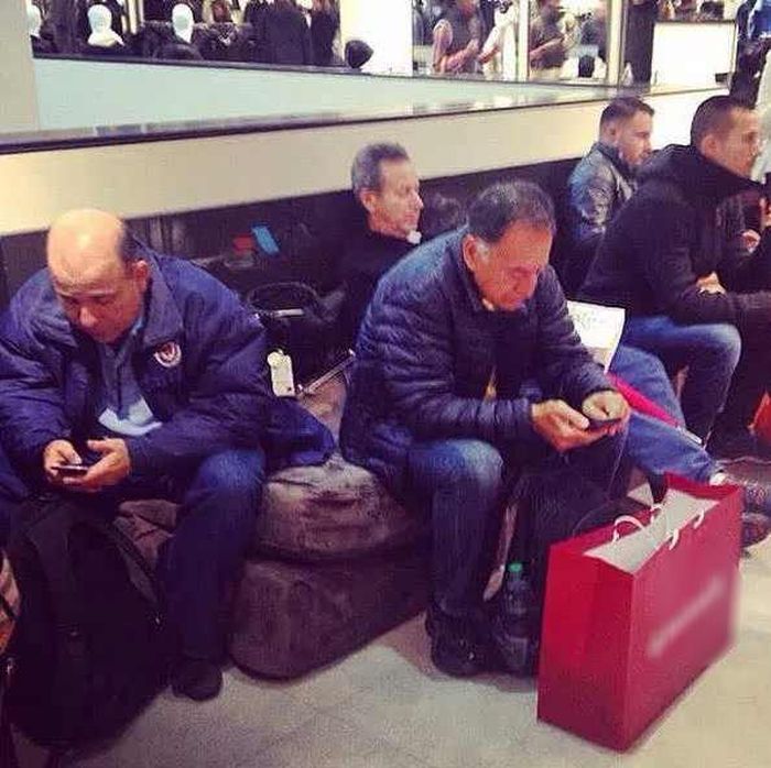 Tình hình chung của cánh mày râu cận Tết... Chờ người yêu shopping-8