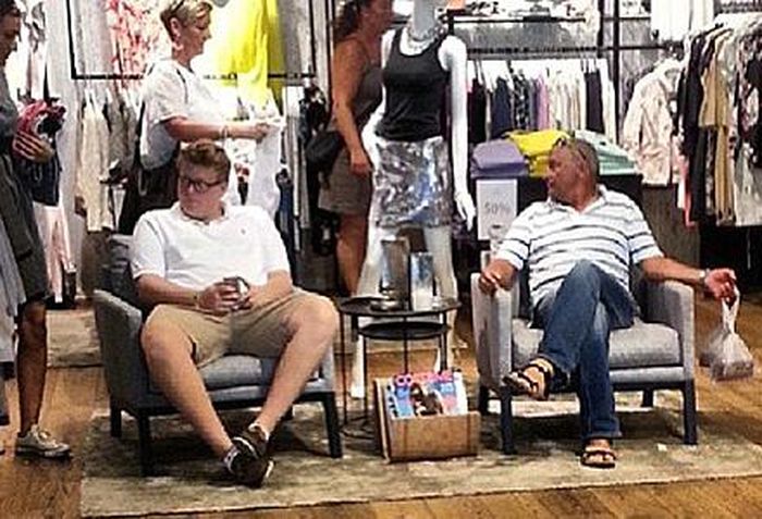 Tình hình chung của cánh mày râu cận Tết... Chờ người yêu shopping-12