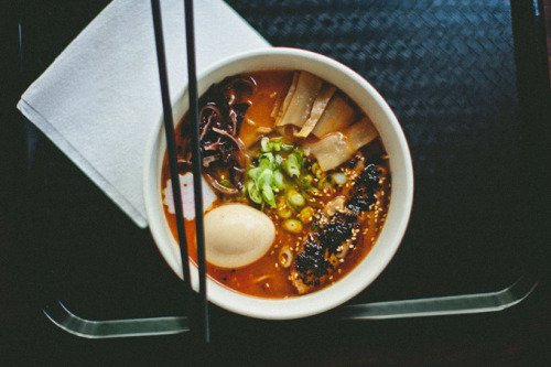 Chỉ bằng 3 bát mỳ, cha dạy con trai bài học thấm thía về cho và nhận-2