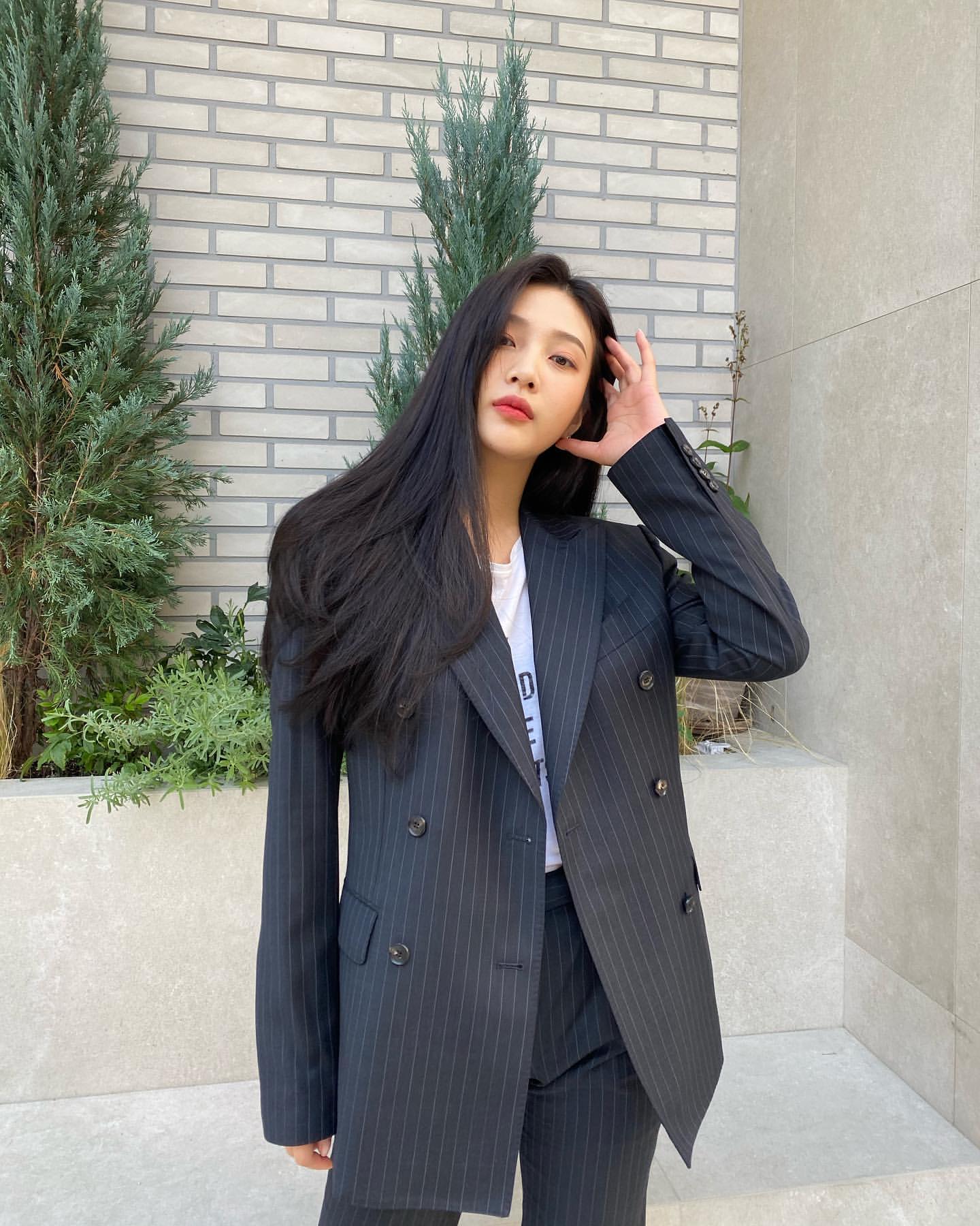 Tham khảo 10 cách diện blazer đơn giản mà sang trọng của sao Hàn-6