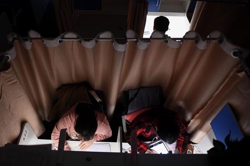 Phòng học trực tuyến chứa nội dung thô tục, ảnh khỏa thân ở Trung Quốc-2