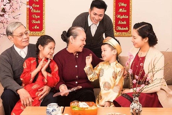 Top những lời chúc Tết hay và ý nghĩa nhất cho ông bà, bố mẹ năm Quý Mão 2023