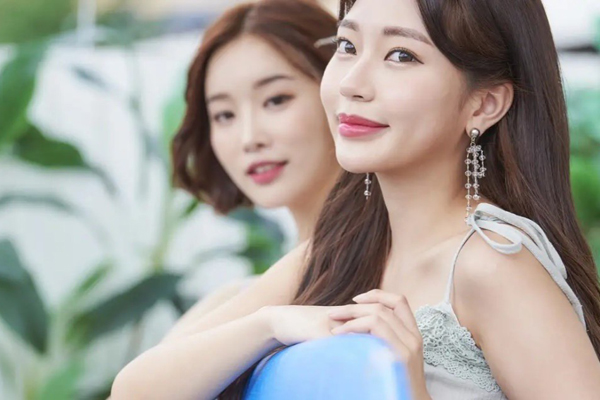 Choáng váng khi gặp lại người đồng hương giàu có trong hoàn cảnh không ngờ-1