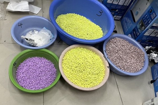 Anh thợ xây hiền lành và 1kg ma túy đá trong thùng gạo-3