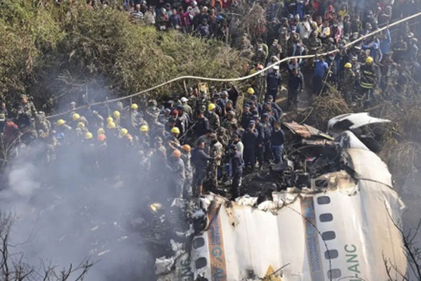 Tiếng kêu cứu bất lực trong đám cháy máy bay rơi ở Nepal-1