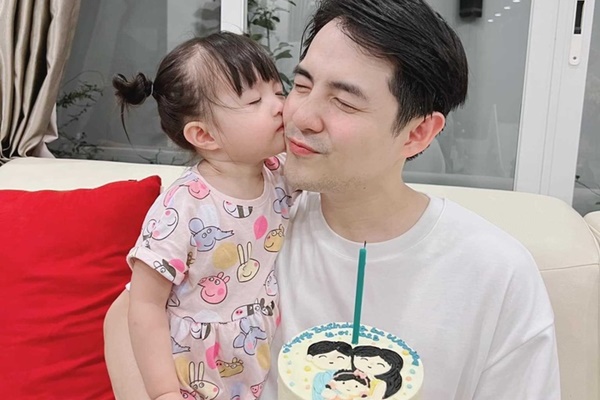 Ông bố bật khóc tức tưởi khi kèm con học cả năm mà điểm vẫn thấp-2