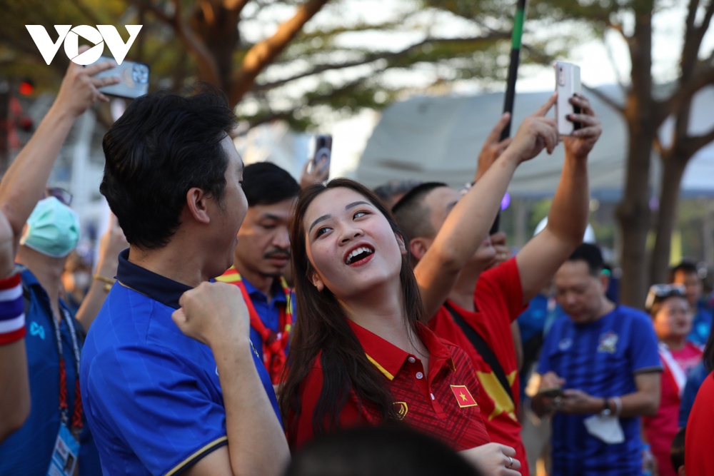 ĐT Việt Nam nhìn Thái Lan đăng quang tại AFF Cup 2022 ở trận đấu chia tay thầy Park-27