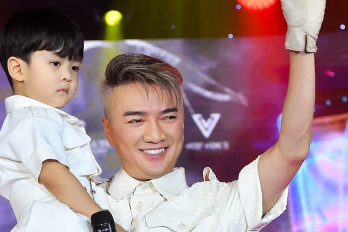 Đàm Vĩnh Hưng chăm con như bà mẹ bỉm sữa, chuẩn bị sẵn kinh phí đến năm con 20 tuổi-2