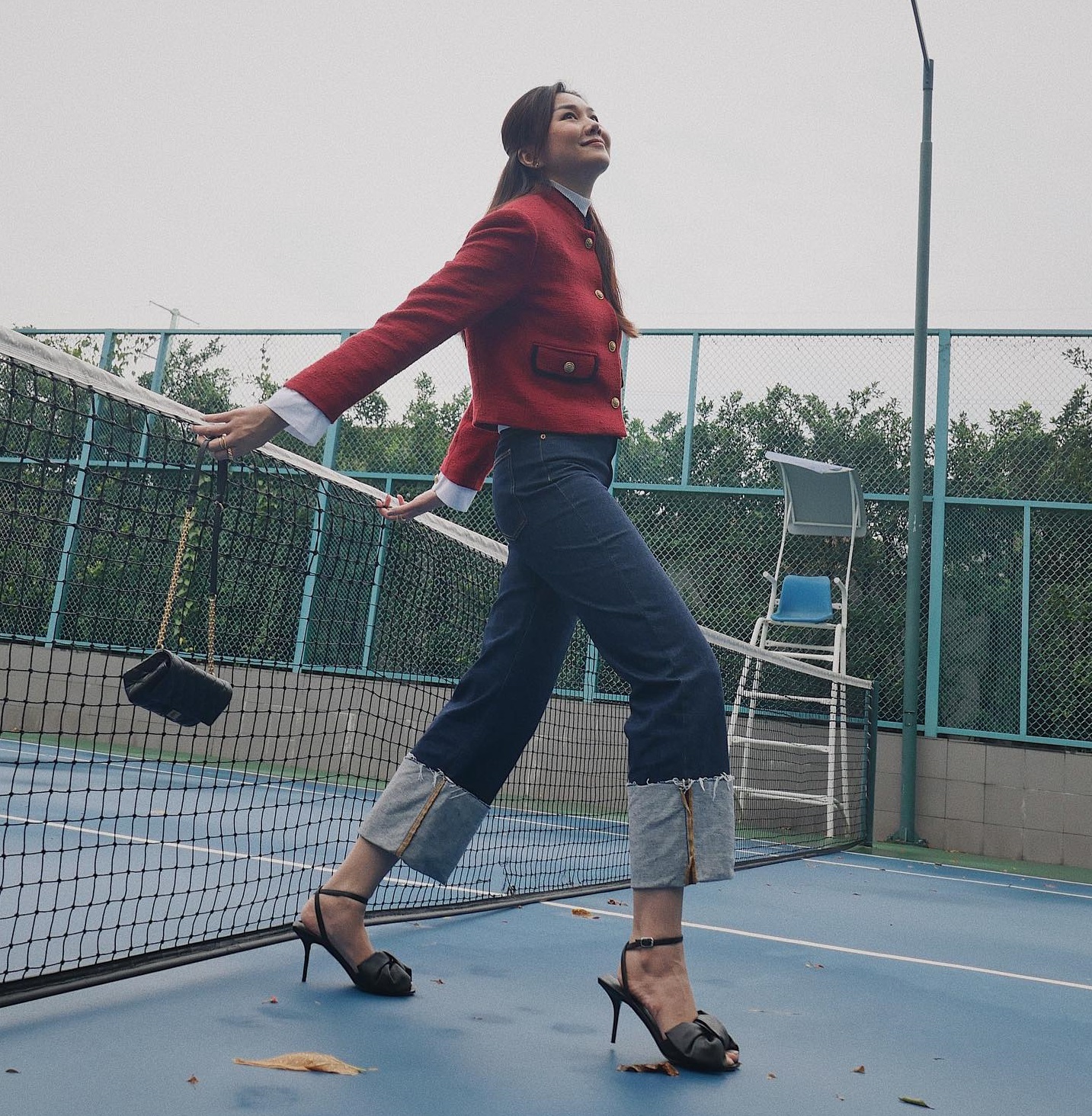 Tham khảo 10 cách diện trang phục màu nổi của sao Việt-4