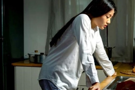 Sau khi kết hôn, tôi đưa bố mẹ 5 triệu mỗi tháng, về nhà mở tủ quần áo, tôi nhất quyết không đưa nữa