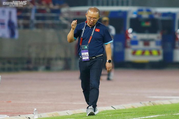 Trọn vẹn cảm xúc của HLV Park Hang Seo trong ngày chia tay tuyển Việt Nam-8