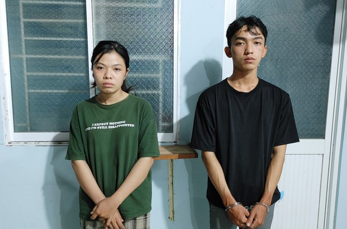 Khởi tố đôi vợ chồng trẻ cướp tiệm vàng rồi trốn vào vườn xoài-1
