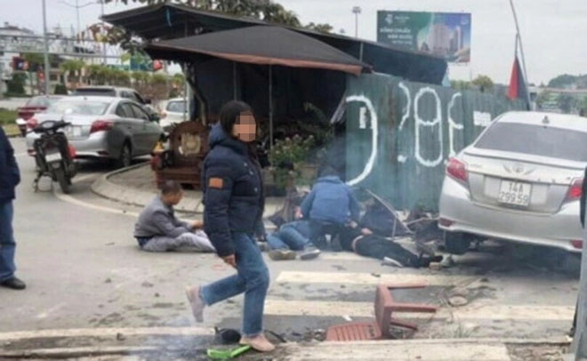 Bắt giam tài xế lao xe vào nhóm người đang sưởi ấm bên vỉa hè ở Quảng Ninh-1