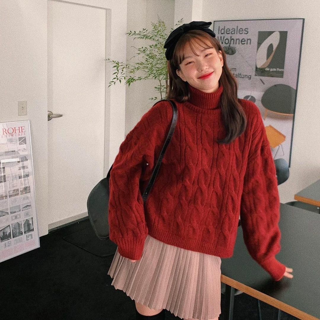 10 set đồ đỏ rực rỡ cho nàng diện chơi Tết Quý Mão 2023-1