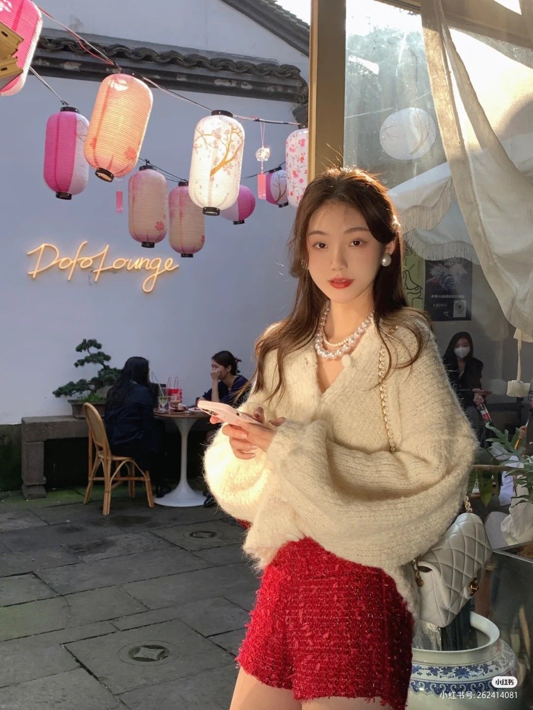 10 set đồ đỏ rực rỡ cho nàng diện chơi Tết Quý Mão 2023-2