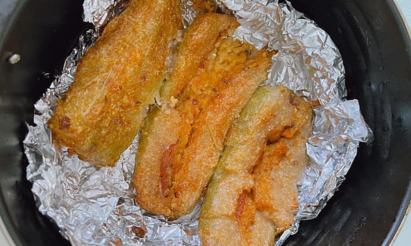 Chị em thích ăn bánh chưng rán hãy làm theo 2 cách này, hạn chế dầu mỡ mà bánh vẫn giòn ngon-3