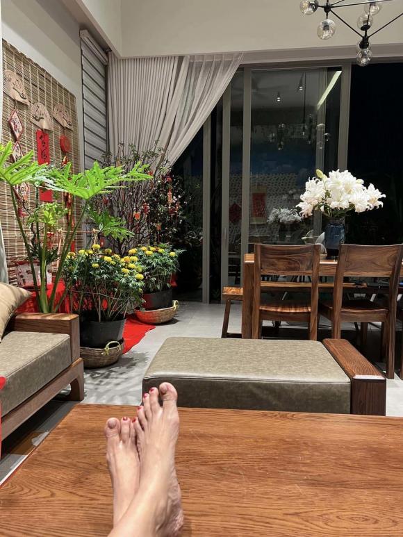 Diễm Châu cùng các con trang trí penthouse rực rỡ đón Tết, có hẳn chỗ chụp ảnh sống ảo-8