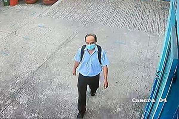 Kẻ trộm tiền của hàng loạt giáo viên vừa ra đầu thú-2