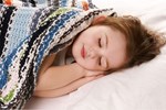 Có nên đánh thức trẻ sơ sinh dậy bú khi bé ngủ quá lâu, quá nhiều?-4