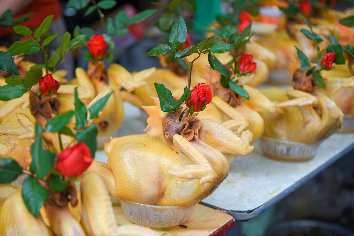 Chợ nhà giàu Hà Nội tấp nập ngày giáp Tết, khách bước chân vào rút ví mỏi tay-4