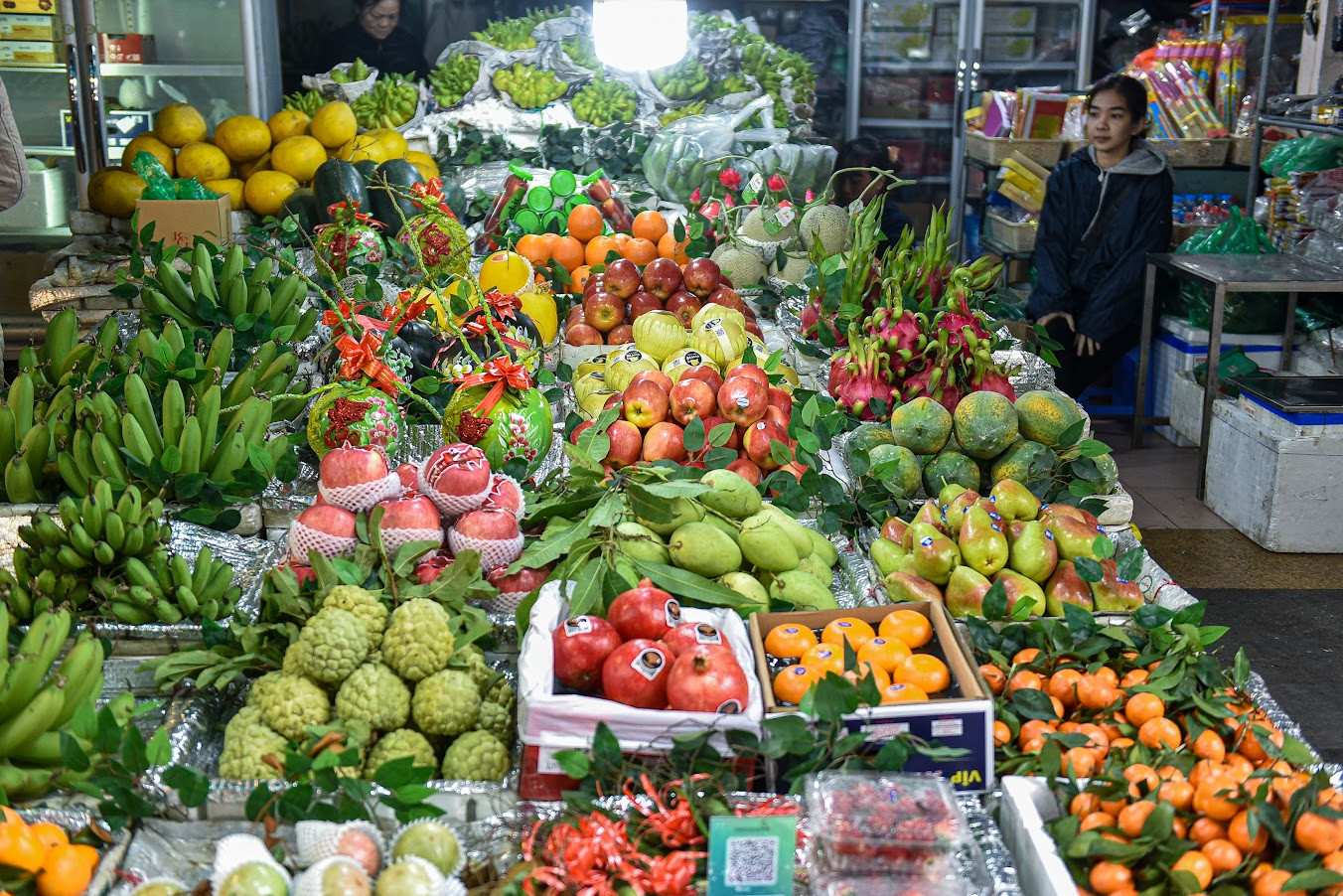 Chợ nhà giàu Hà Nội tấp nập ngày giáp Tết, khách bước chân vào rút ví mỏi tay-14