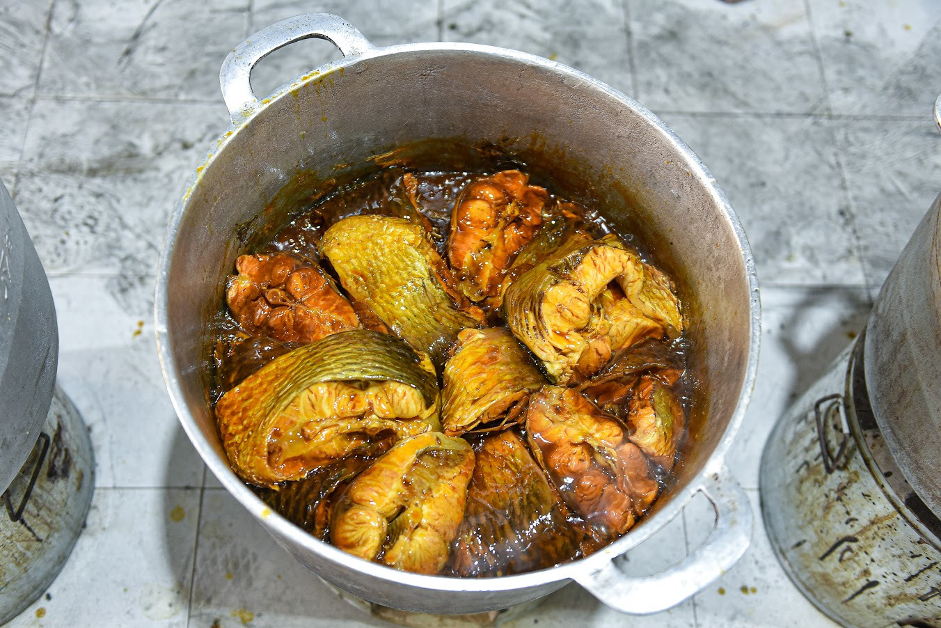 Chợ nhà giàu Hà Nội tấp nập ngày giáp Tết, khách bước chân vào rút ví mỏi tay-8