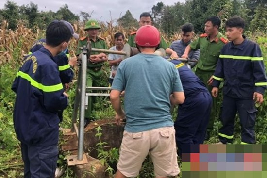 Giải cứu thành công người đàn ông sau 4 ngày rơi xuống giếng sâu 25m