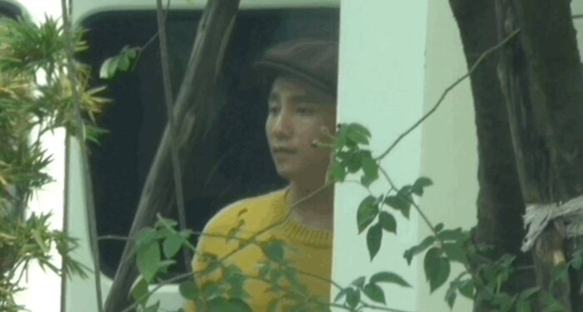 Rộ hình ảnh Sơn Tùng - Hải Tú vui vẻ đi mua sắm ngày giáp Tết, còn có sự xuất hiện của thành viên mới-5