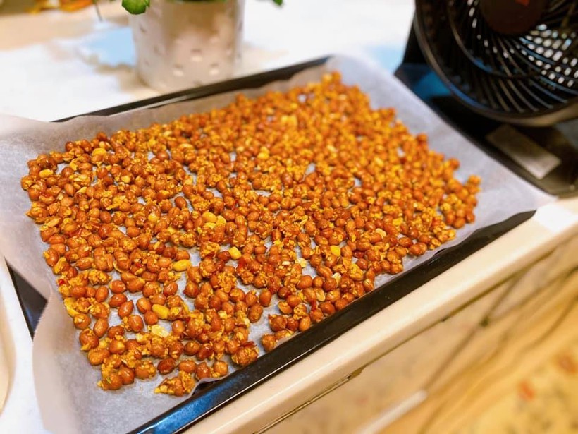 Cách làm đậu phộng rang bơ tỏi ớt thơm ngon nhâm nhi ngày Tết-2