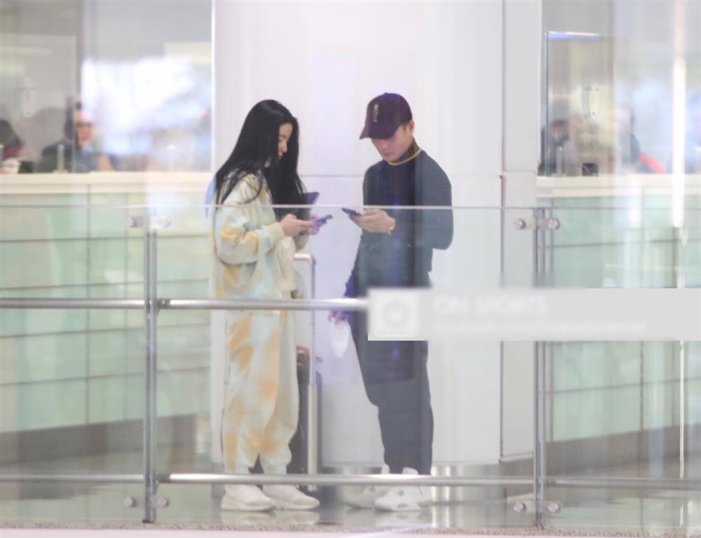 Quang Hải khoe ảnh đoàn tụ gia đình, bất ngờ ngoại hình-1