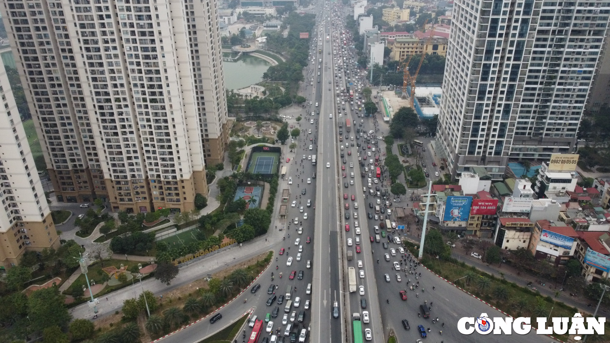 Người dân rời Thủ đô về quê ăn Tết, nhiều tuyến đường ùn tắc-2