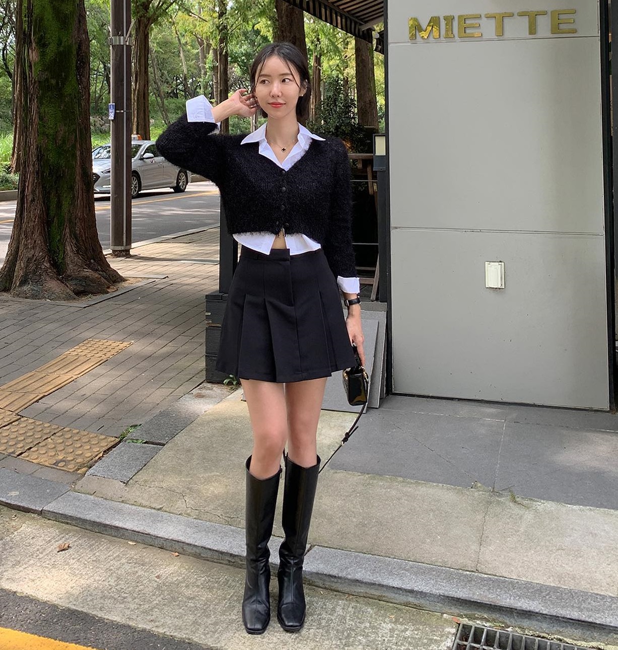 Ghim 10 cách diện chân váy ngắn trẻ xinh cho Tết-7