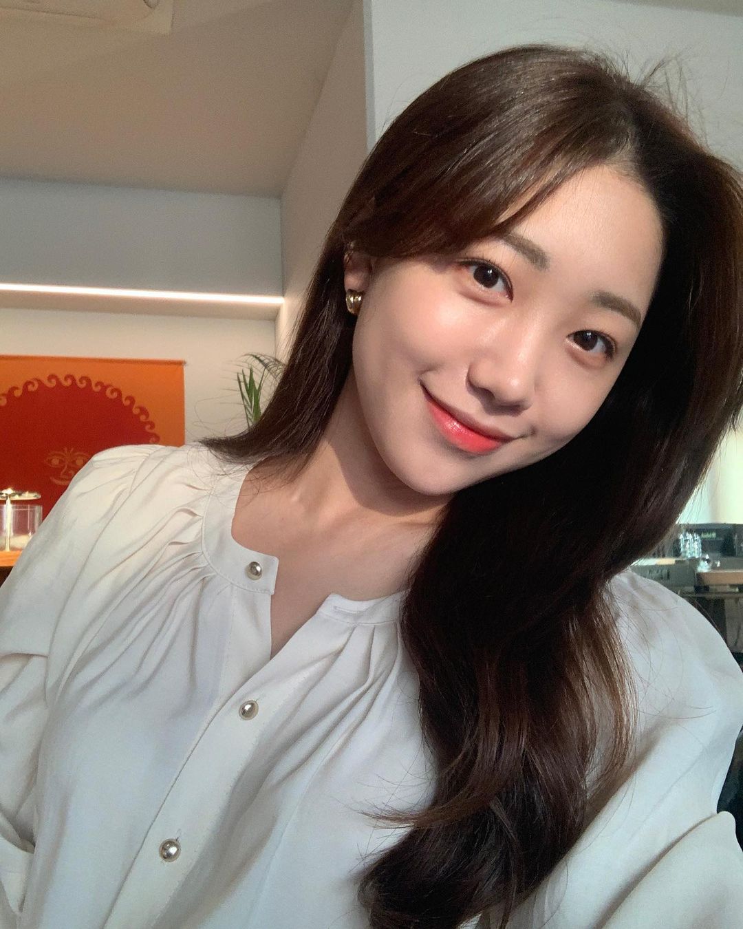 Cách giúp nàng công sở giữ nếp tóc và màu tóc bền đẹp đón Tết-4