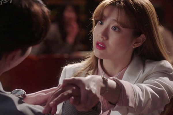 Chồng nhập viện, tôi vay mượn để chạy chữa, đến khi anh xuất viện thì đưa cho tôi tờ giấy ly hôn-1