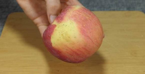 Có một bí quyết chọn táo, hãy ghi nhớ một mẹo nhỏ, nhìn sơ qua có thể biết táo ngọt hay không, phương pháp rất hay, không học thì thật đáng tiếc-3